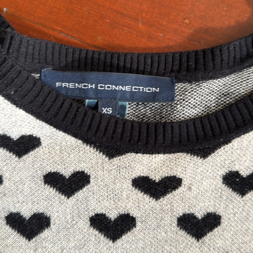 French connection, black and white heart puff sleeve sweater - Picture 2 of 4